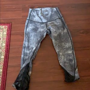 Lululemon running crops